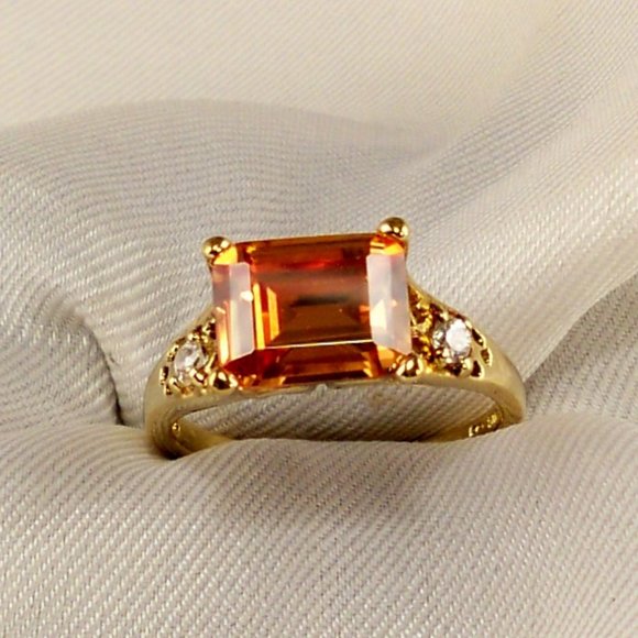 NEW Technibond Emerald Cut Amber Cubic Zirconia Gold Ring - Picture 3 of 11